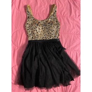 ‼️TRADED‼️ please do not purchase.